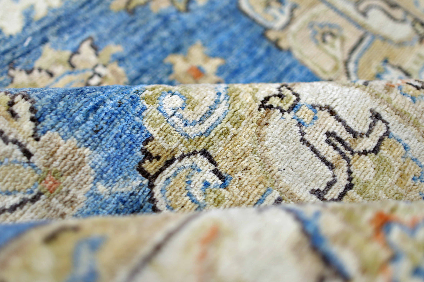 Blue & Ivory Premium Handwoven Pure Wool Ziegler Farahan Arijana Rug, 5ft 6in x 7ft 11in