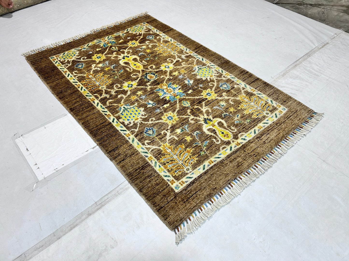 Brown & Ivory Premium Handwoven Pure Wool Chobrang Rug, 4ft 1in x 6ft 0in