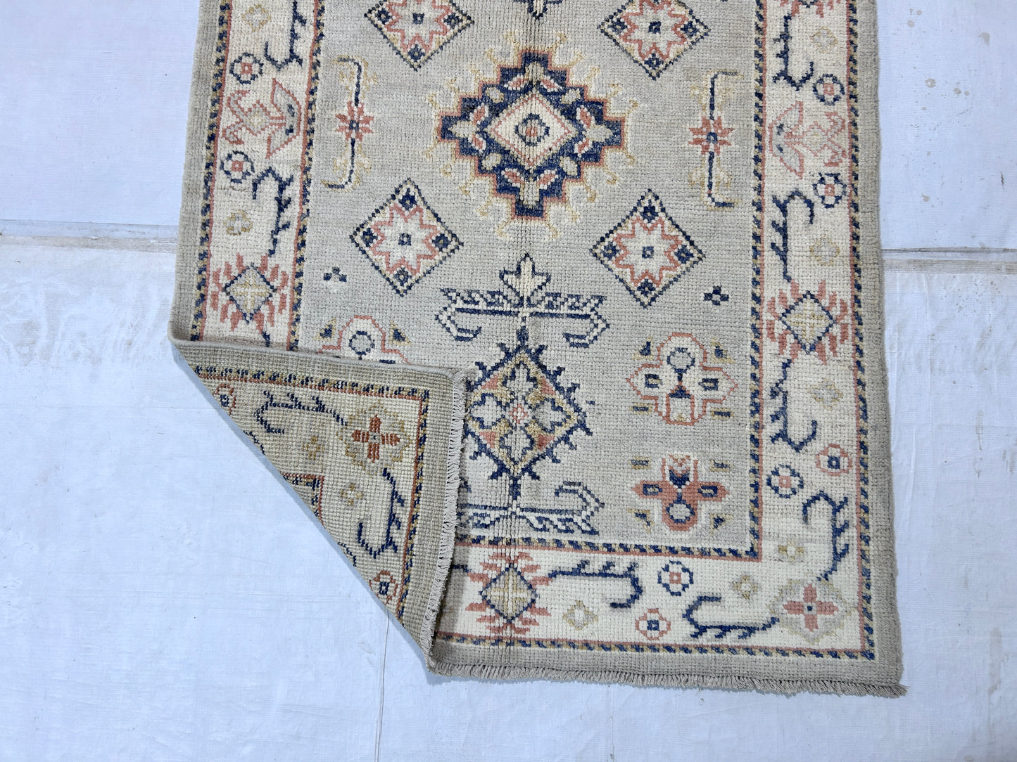Silver & Ivory Premium Handwoven Pure Wool Kotan Rug, 4ft 0in x 6ft 1in