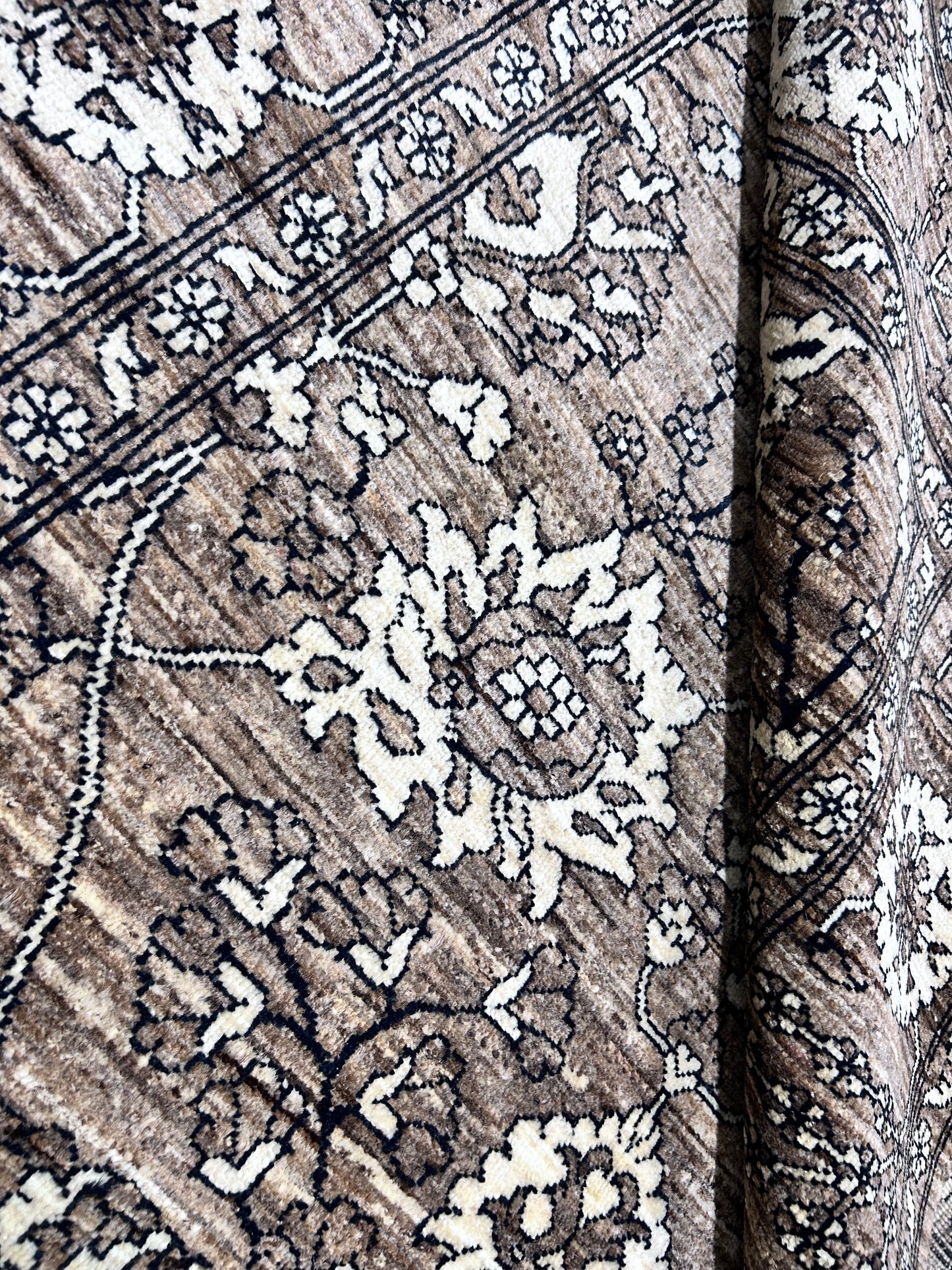 Brown & Ivory Premium Handwoven Pure Wool Chobrang Rug, 5ft 1in x 7ft 2in