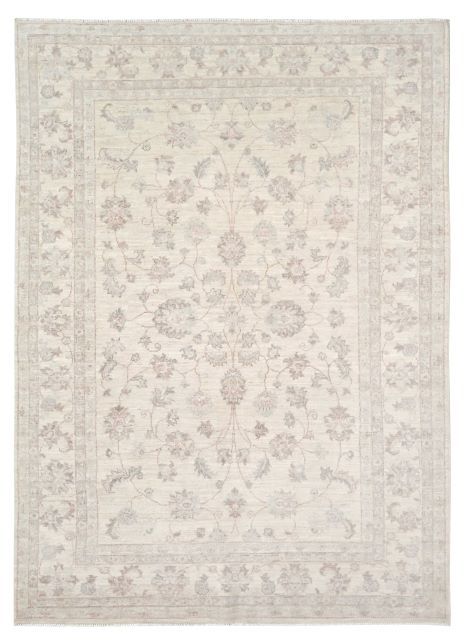 Ivory Premium Handwoven Pure Wool Chobrang Rug, 5ft 9in x 7ft 8in