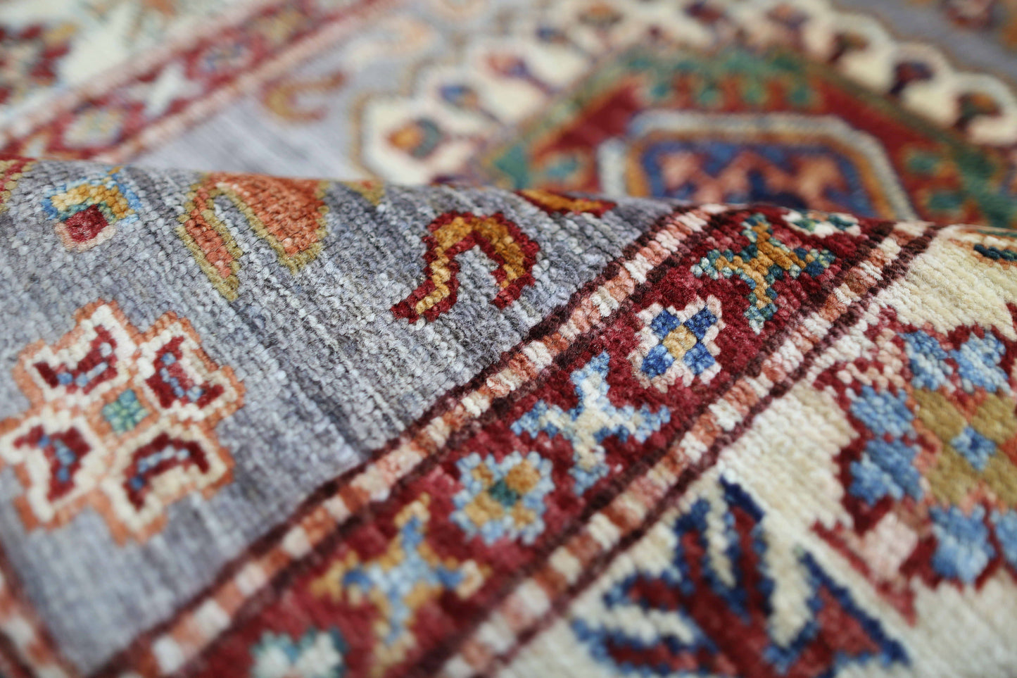 Grey & Ivory Premium Handwoven Pure Wool Super Kazak Rug, 2ft 10in x 4ft 8in