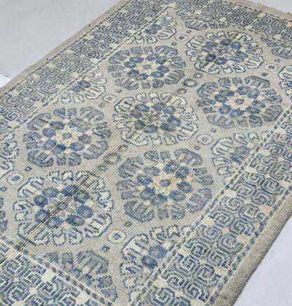 Silver & Ivory Premium Handwoven Pure Wool Kotan Rug, 4ft 1in x 6ft 2in