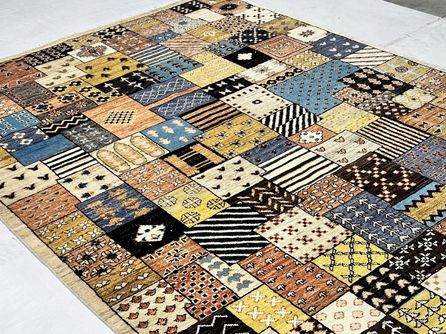 Ivory & Grey Premium Handwoven Pure Wool Gaba Rug, 6ft 0in x 9ft 0in