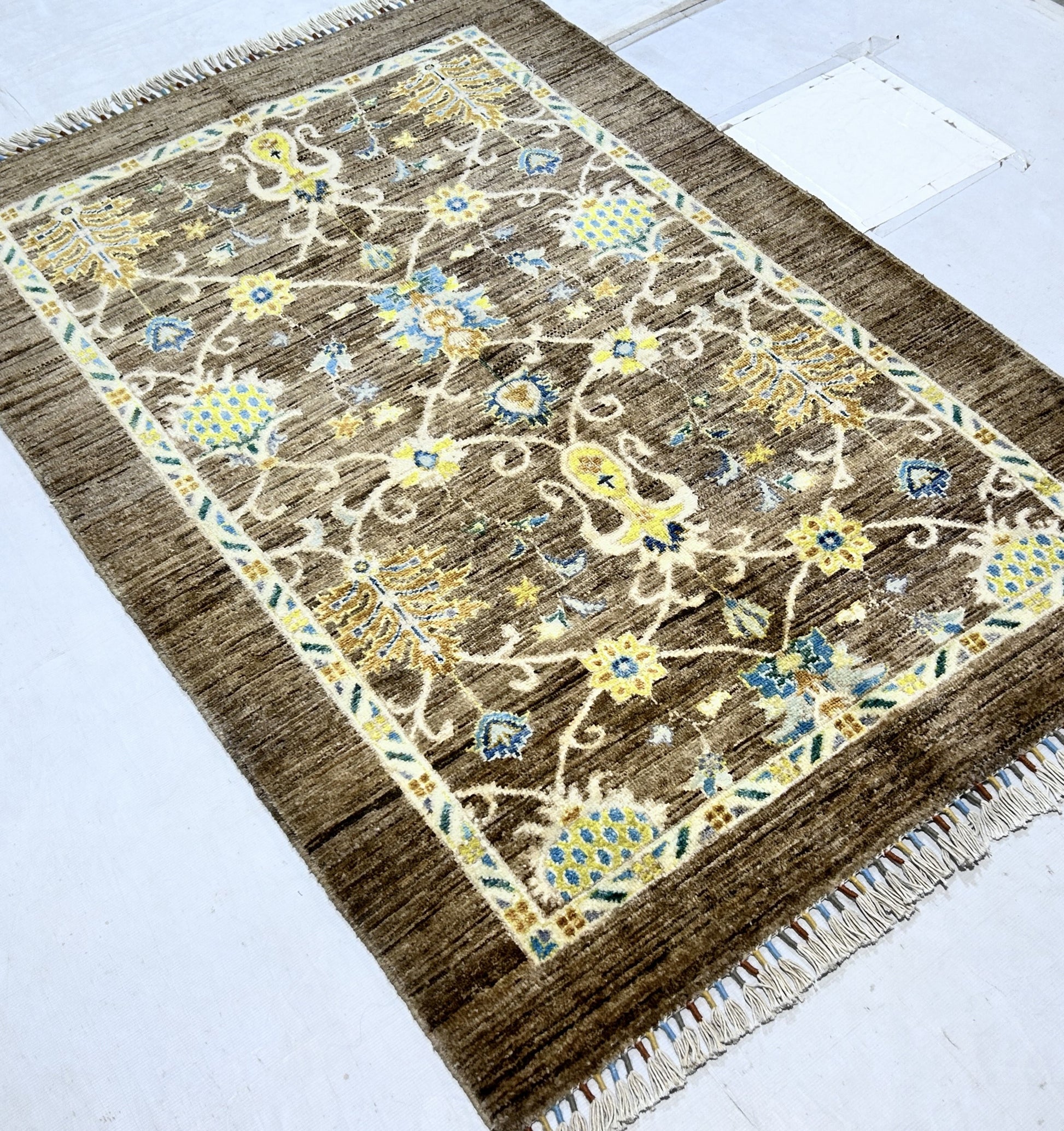 brown & ivory premium handwoven pure wool chobrang rug, 4ft 1in x 6ft 0in