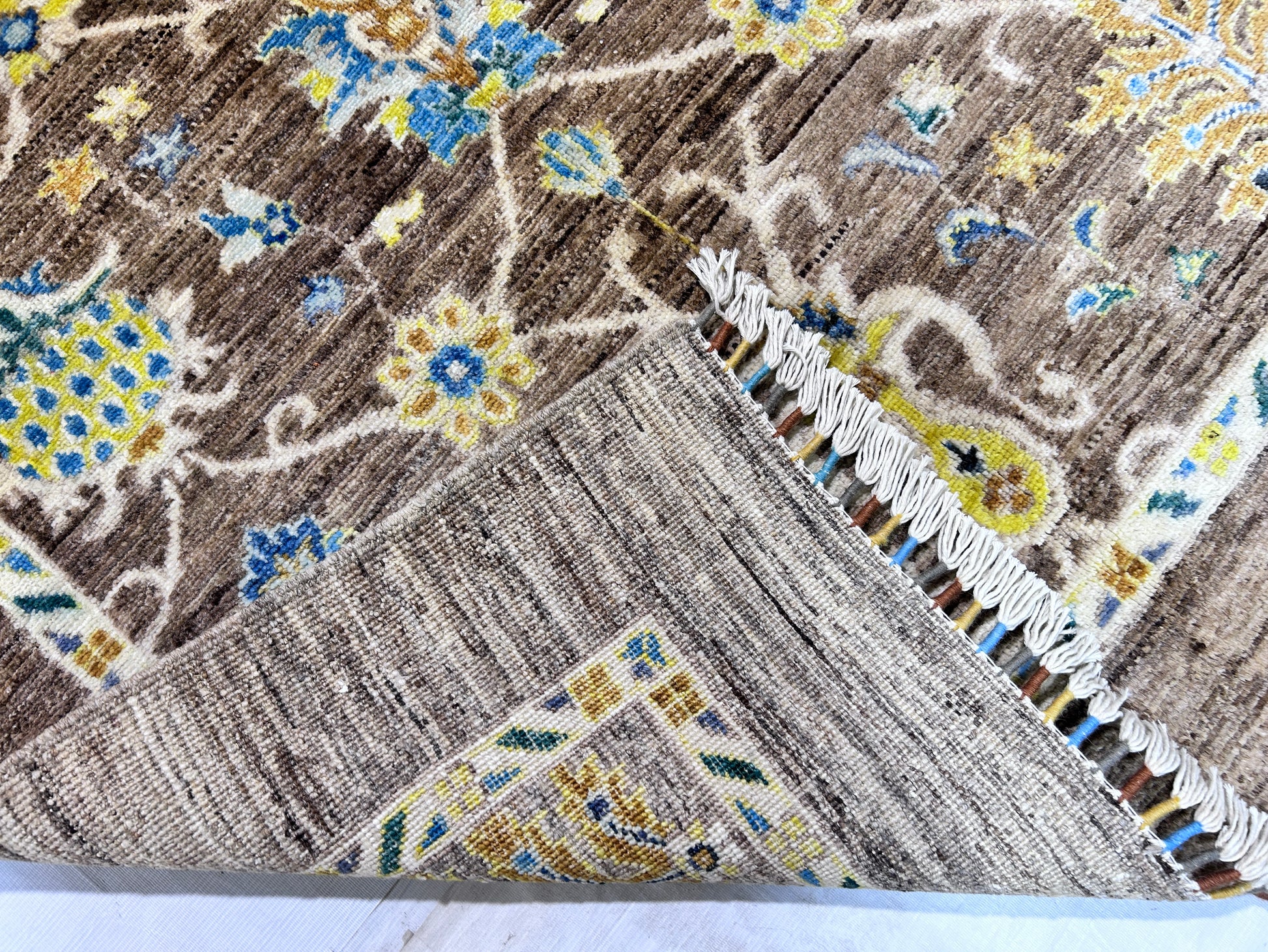 brown & ivory premium handwoven pure wool chobrang rug, 4ft 1in x 6ft 0in