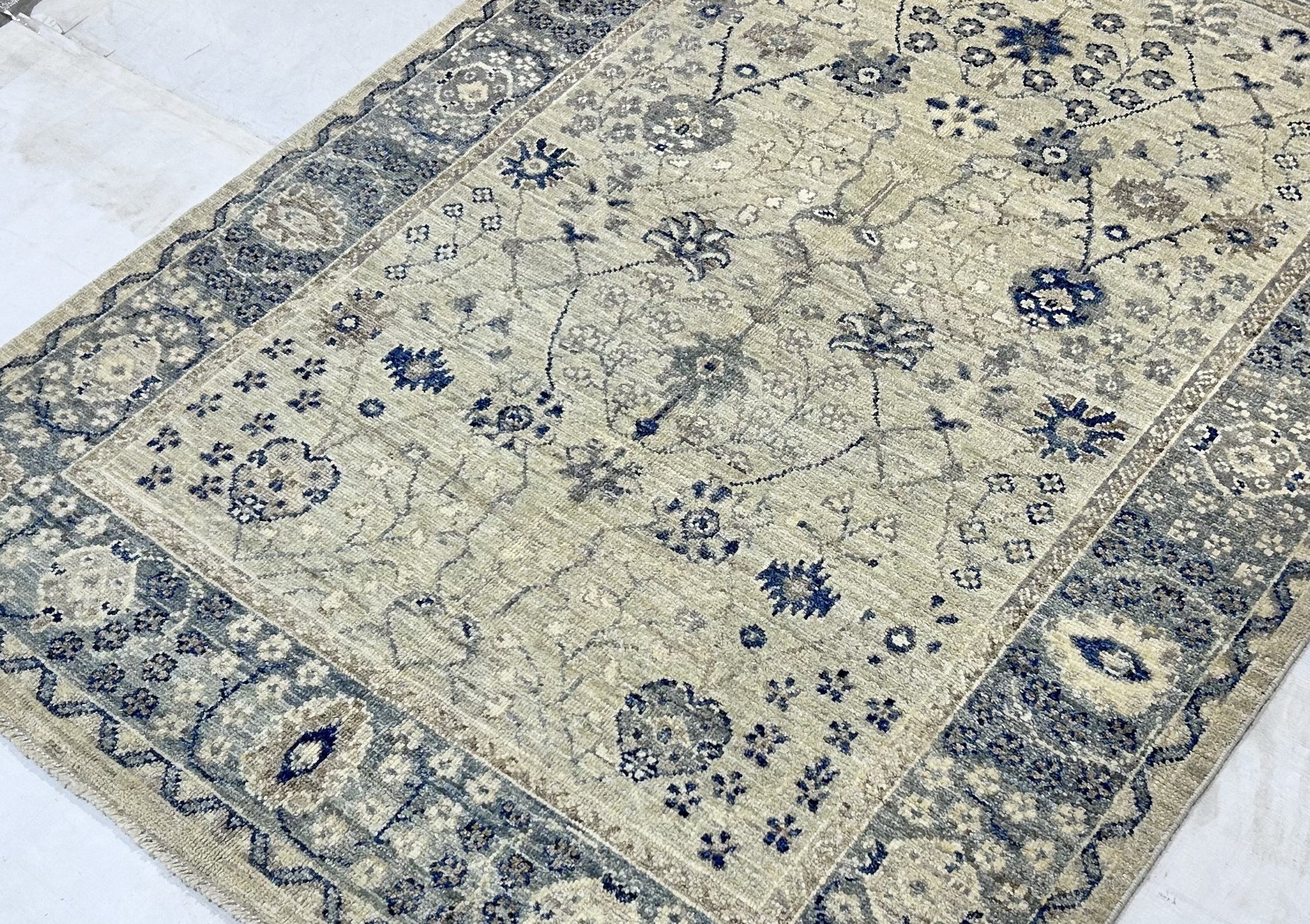 silver & grey premium handwoven pure wool oushak rug, 4ft 11in x 6ft 10in