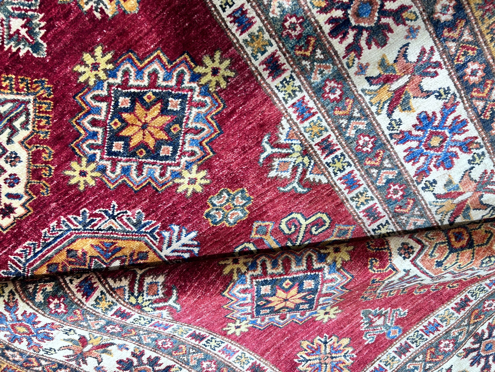 red & ivory premium handwoven pure wool super kazak rug, 5ft 0in x 7ft 1in