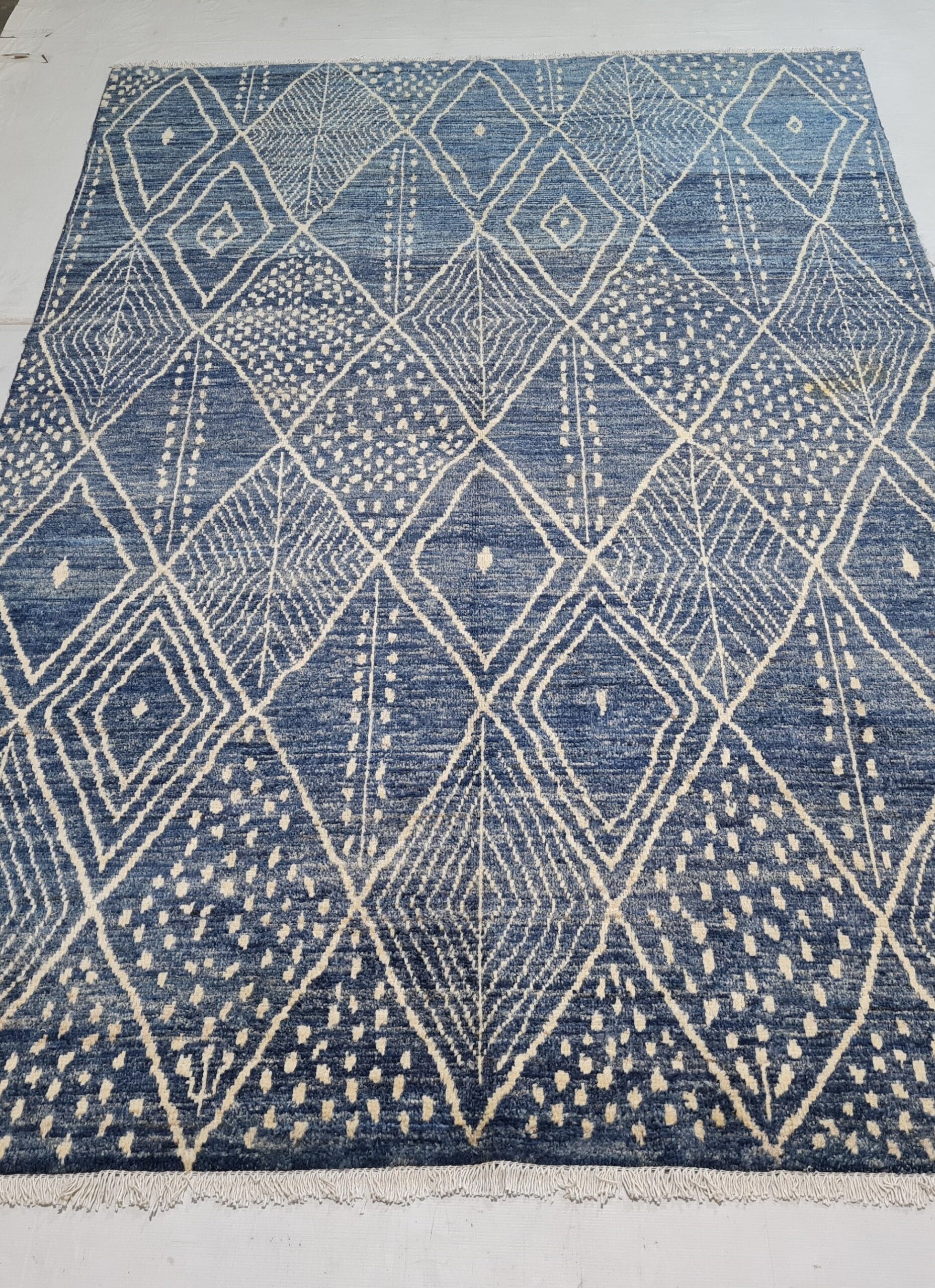blue & beige premium handwoven pure wool moroccan rug, 5ft 10in x 8ft 10in