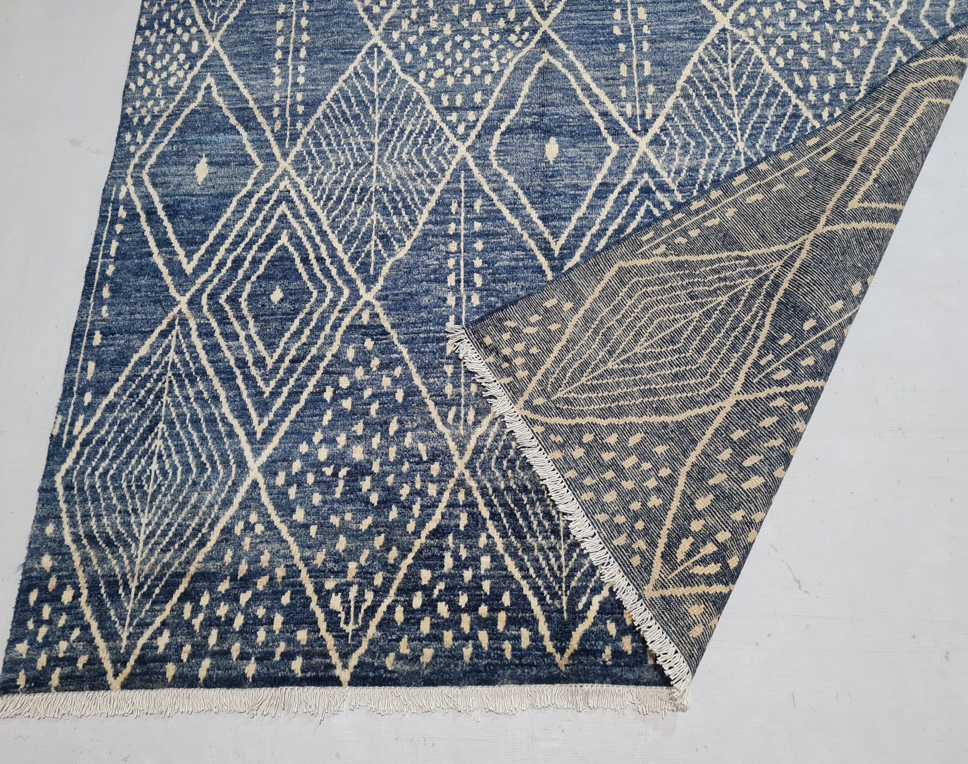 blue & beige premium handwoven pure wool moroccan rug, 5ft 10in x 8ft 10in