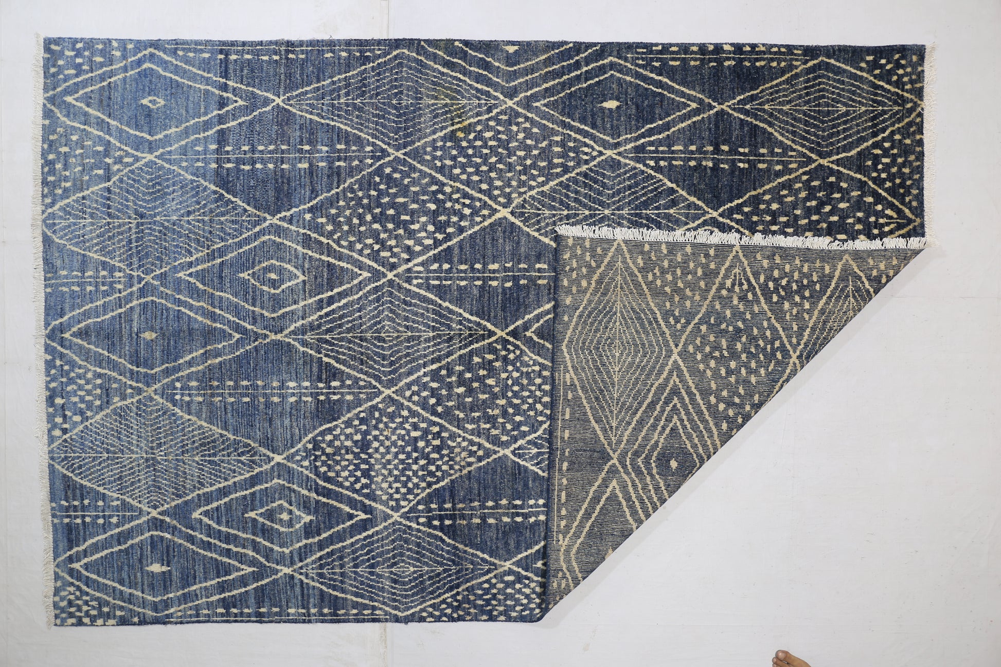 blue & beige premium handwoven pure wool moroccan rug, 5ft 10in x 8ft 10in