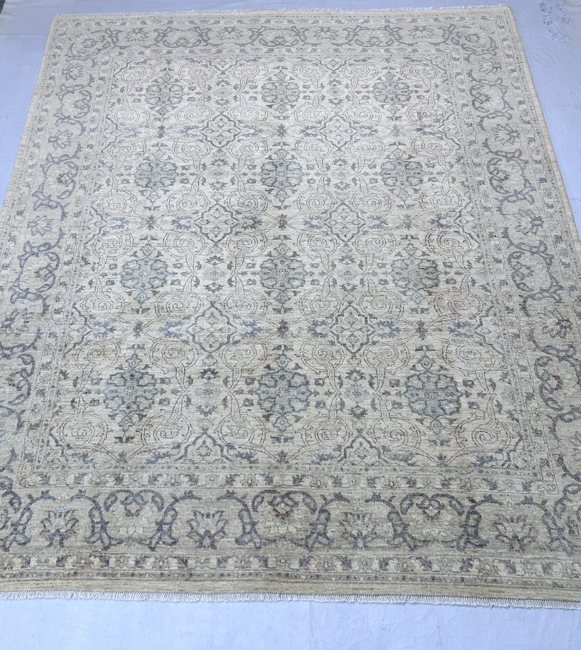 ivory & silver premium handwoven pure wool chobrang rug, 8ft 1in x 9ft 9in