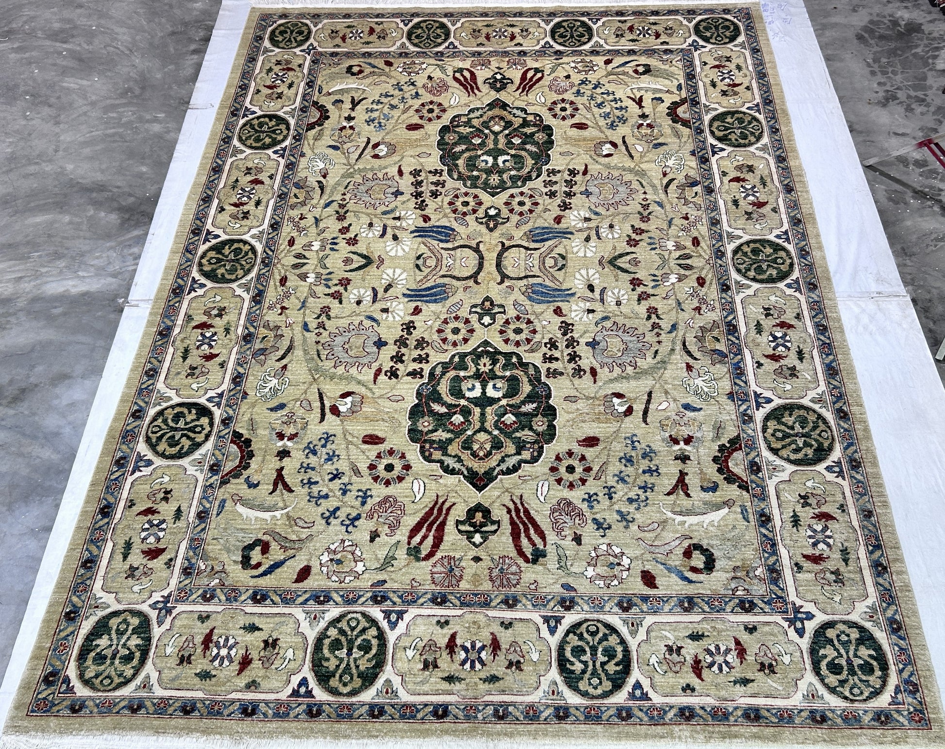 pistachio & ivory premium handwoven pure wool herati rug, 9ft 1in x 12ft 4in