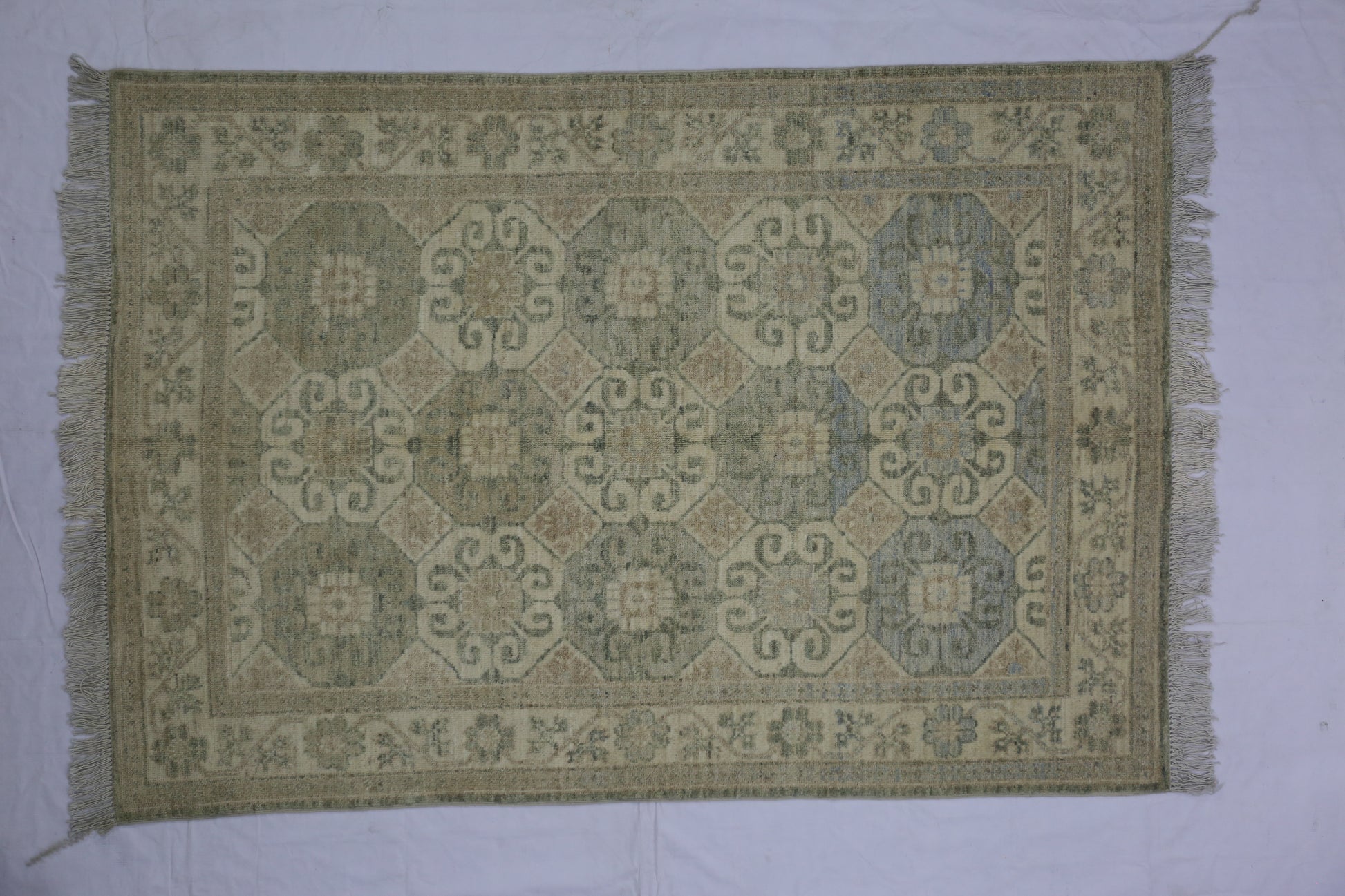 green & ivory premium handwoven pure wool kotan rug, 4ft 0in x 5ft 10in