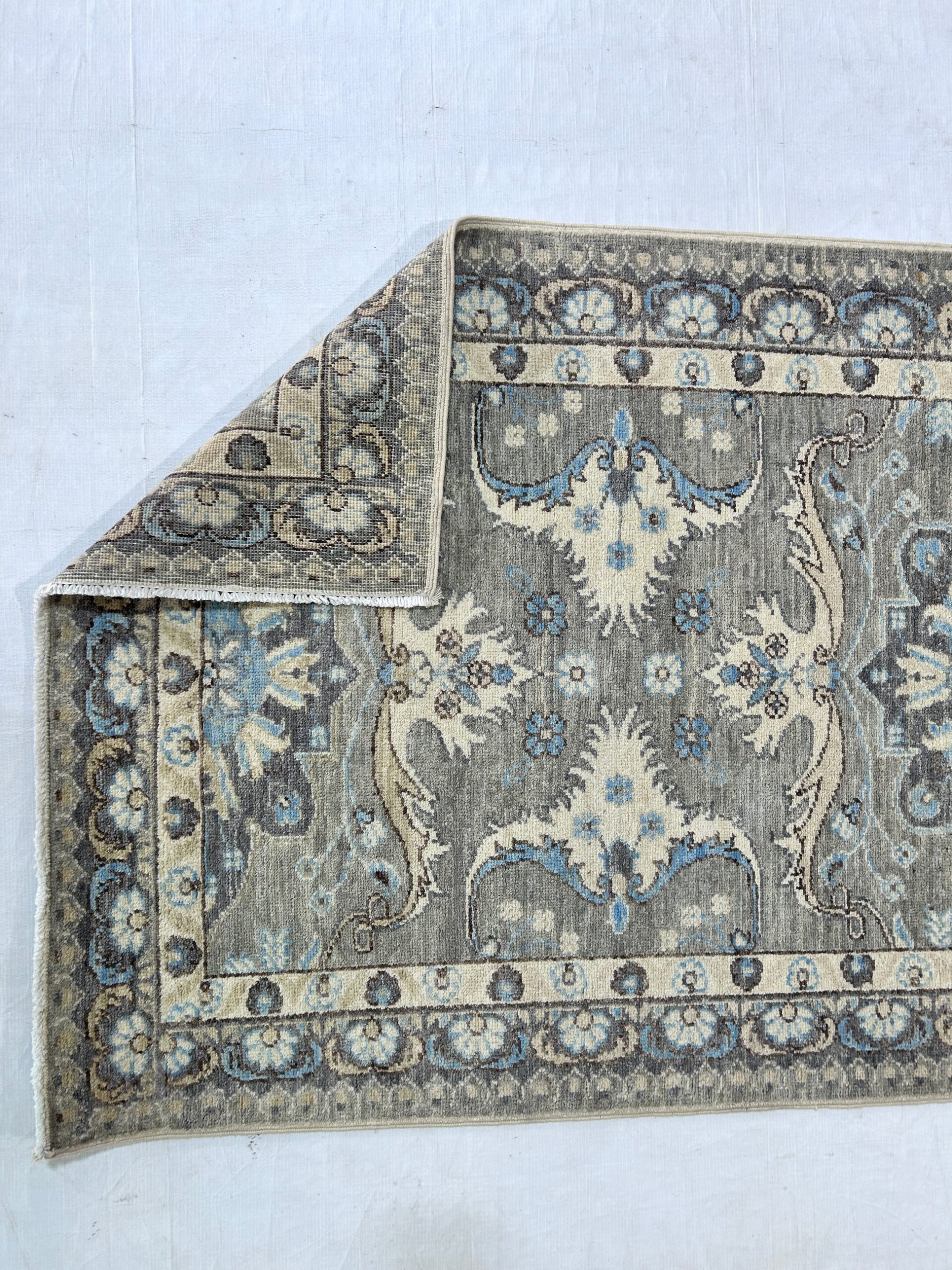 grey & ivory premium handwoven pure wool chobrang rug, 2ft 10in x 9ft 5in